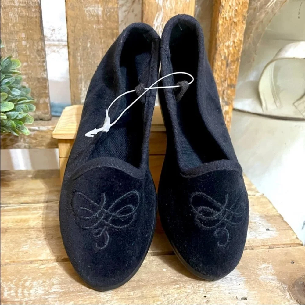 Velvet Black  Flats Slip On Loafers Embroidered Pointed Toe Doll Shoes Sz 5  NEW
